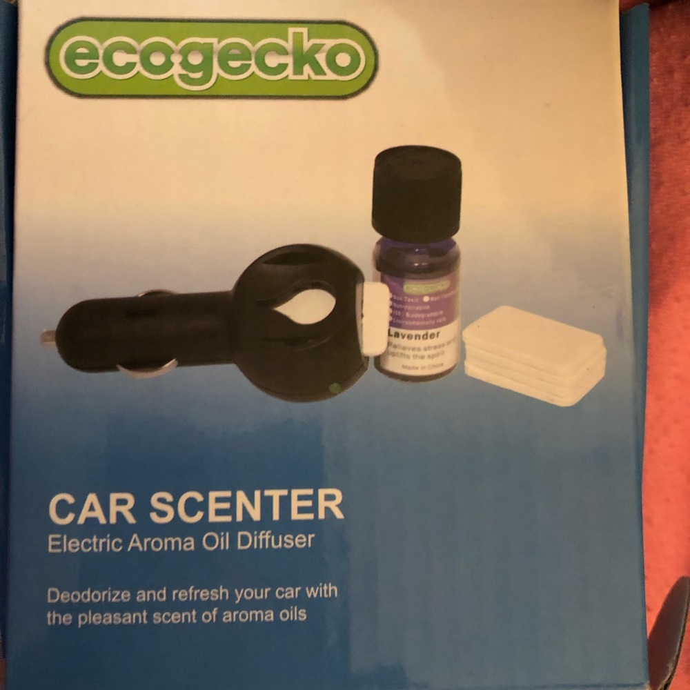 Electric Oil Diffuser for Car w/ lavender oil